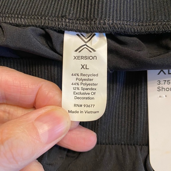 Women’s XL Mid-Rise Xersion black & purple running shorts, NWT - Picture 3 of 11